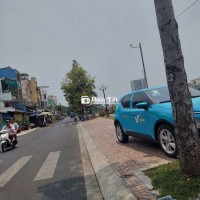 Cơ hội vàng! Nhà mặt tiền view BỜ KÈ siêu đẹp - Quận 8 - Thu nhập khủng ngay!
