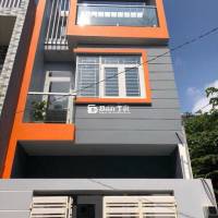 ## CƠ HỘI VÀNG! Nhà 3 Tầng Đường Xe Hơi - Khu Công Nghệ Cao - Chỉ 4.3 Tỷ!