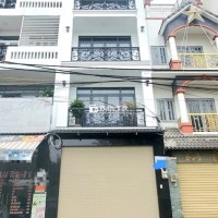 Cho Thuê Nhà Mặt Tiền Đẹp Ngay Trung Tâm Quận 3 - View Đẹp, Vị Trí Vàng!