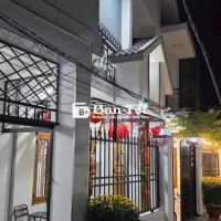 Nhà Phố sân vườn góc 2 mặt tiền , Tập Đoàn 6B , 3PN , SHR .