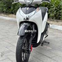 Cần bán SH Mode cuối 2018 Trắng Sport cực chất.