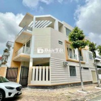 CĂN GÓC HIỆP THÀNH 3 - KHÔNG GIAN HOÀNH TRÁNG, DOANH THU KHỦNG!