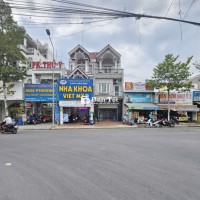Cơ hội vàng - Nhà phố mặt tiền kinh doanh triệu đô ngay trung tâm Dĩ An!