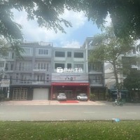 SIÊU PHẨM BIỆT THỰ - VỊ TRÍ VÀNG - GIÁ CHỈ CÓ 80 TỶ!