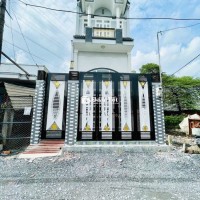 SIÊU PHẨM NHÀ 3 TẦNG -  CHỈ 5 TỶ -  SÁT QUẬN 12!