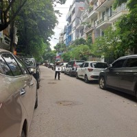 Cho Thuê Căn Nhà Phân Lô 5 Tầng, Phố Nghĩa Đô, Quận Cầu Giấy  