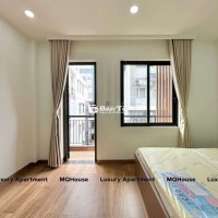 Cho thuê căn hộ có ban công rộng 27m2 đường Cách Mạng Tháng 8, Q3  