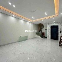 SIÊU PHẨM THẠCH BÀN - NGAY NGÃ TƯ CỔ LINH - 50M2 - 6 TẦNG - THANG MÁY - CHỈ HƠN 8 TỶ!