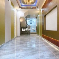 BÁN NHÀ PHỐ ĐẸP QUẬN 4 - THIẾT KẾ HIỆN ĐẠI, SỔ HỒNG RIÊNG, GIÁ HẤP DẪN!  