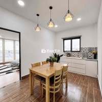 CHUNG CƯ 2 PHÒNG NGỦ + BALCONY - VỊ TRÍ ĐẮC ĐỊA NGÃ 4 PHÚ NHUẬN  