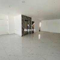 Shophouse Đinh Thị Thi 1 trệt 1 lửng 3 lầu, có thang máy, sân thượng