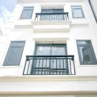 CHO THUÊ NHÀ MẶT TIỀN ĐẸP "HIẾM CÓ" TRUNG TÂM QUẬN 1 - THIẾT KẾ HIỆN ĐẠI, NỘI THẤT CAO CẤP