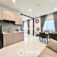 CHDV full nội thất stu &1pn 2 ban công cực thoáng ngay sát sân bay TSN