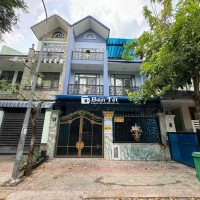 bán gấp biệt thự sadeco ven sông Q7
