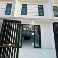 HẠ GIÁ BÁN GẤP CĂN 1 TRỆT 1 LẦU NẰM NGAY CÂY XĂNG 75 ĐỒNG KHỞI