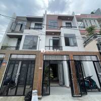 Phòng bacon , cửa sổ trời siêu thoáng mát khu dân trí cao 2,4 tr