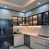 NHÀ 3 TẦNG 3 PHÒNG 1 TRỆT 2 LẦU + SÂN THƯỢNG FULL NỘI THẤT ĐẸP MỚI