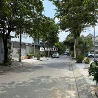 Cần bán gầp Đầt PTTN khu 10ha .Dương Thị Giang DT 5 x 25 giá 10 tỷ 350