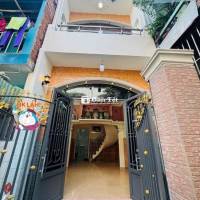 Quận 11, đường Lê Thị Bạch Cát, nhà 3 tầng vuông vức