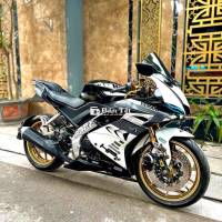 Yamaha R15 V3 2022 đã độ lên R1, lốp sau siêu to