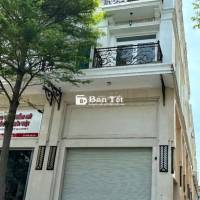 Cần cho thuê nhà góc 2MT 563B Nguyễn Đình Chiểu P.2 Quận 3