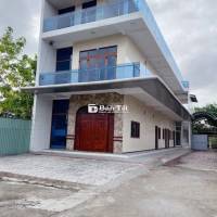 Cho thuê nhà 800 m2 có sân rộng gần siêu thị GO tiện văn phòng 