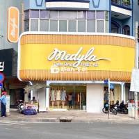 Cho Thuê Nhà GÓC 2MT đường Nguyễn Trãi, Quận 5. DTSD: 345m2