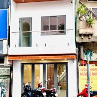 Bán nhà mặt tiền Q5