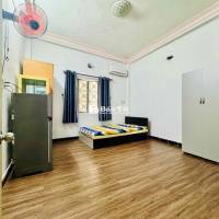 Phòng cửa sổ lớn 25m2 lầu3, mặt tiền, bếp ngăn riêng,cv Hoàng văn Thụ