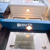 nhà mới 100% Q10 mặt tiền , giá 30tr