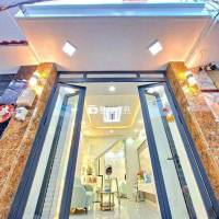 Nhà có sổ hồng Huỳnh Tấn Phát kế bên Q7