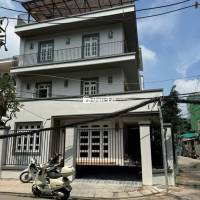 HIẾM! BIỆT THỰ CHO THUÊ ĐƯỜNG NGUYỄN MINH HOÀNG. DT: 9X15M. 3 TẦNG