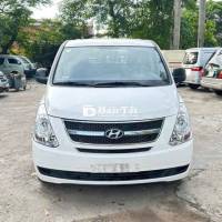 Hyundai Starex tải van 2015 số sàn Trắng