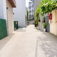 Bán nhà Thạch Bàn Long Biên sân nhà 70m2 thang máy oto thông ~ 9 tỷ TL