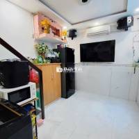 Tôi bán nhà 34 m2, 1 trệt.1 lầu, Tuyệt đẹp, Sát hẽm xe hơi, Quận 7