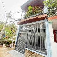 Nhà bán kế bến xe Q8