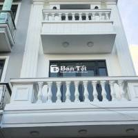Cho thuê nhà MT 305A Nguyễn Trọng Tuyển P.10 Q. Phú Nhuận.