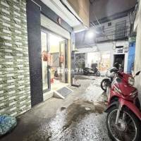 Bán nhà phường 3, Quận 11, 3PN, 2Wc sát chợ, 2tỷ