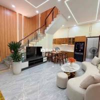 Nhà 4 Phòng Ngủ có Phòng Ngủ tầng trệt 1/ Thạnh Lộc 37 gần trường học