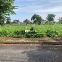 Bán nền đất 120m2 ,ngang 6 dài 20 ngay công viên Sài Gòn Village