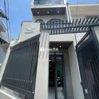 BÁN NHÀ XÂY MỚI NGAY HỒNG BÀNG & CHỢ CÂY GÕ