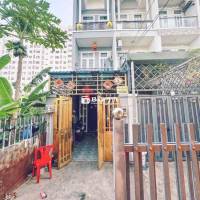 Nhà SHR hẽm 2581 Huỳnh Tấn Phát chia làm 2  căn , 8pn