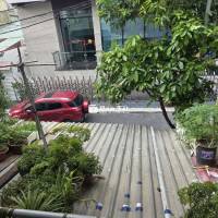 BÁN NHÀ SAU LƯNG CĂN MẶT TIỀN