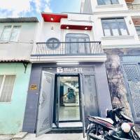 Giảm 300 triệu nhà phố đẹp ngay sau nhà mặt tiền đường Hiệp Thành 17