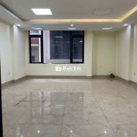 Cho thuê văn phòng 40m2 mặt phố Quan Hoa