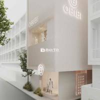 2 nhân viên bán hàng thời trang