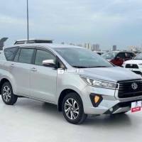 Toyota Innova 2.0E MT 2021 Bạc Số sàn