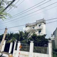 Cho Thuê Nguyên Căn Biệt Thự DT 800m2 1Trệt 3Lầu 6Pn 6Wc Sân Vườn