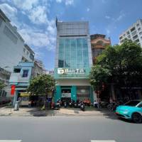 Cần cho thuê 336 Lạc Long Quân gần Vòng xoay Hoà Bình . DT: 8 x 8m, 3L