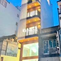 NHÀ MỚI CỰC HOT! THUÊ NHÀ NGUYÊN CĂN 443/3B Lê Văn Sỹ ,Q.3. DTSD 500m2